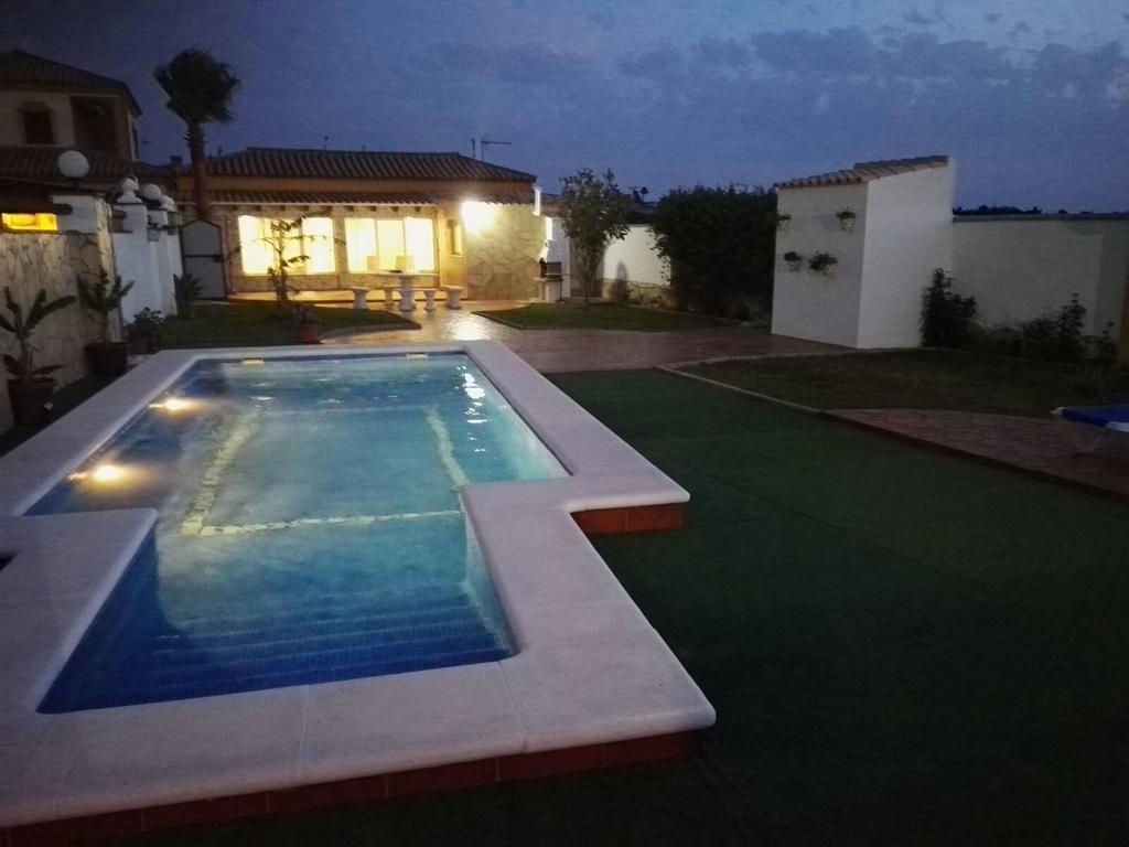 Villa Rosal- Solo Familias Y Parejas Conil De La Frontera Exterior photo